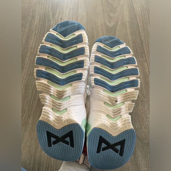 Women’s  Free Metcon 4 'White Mint Foam' - Picture 4 of 8